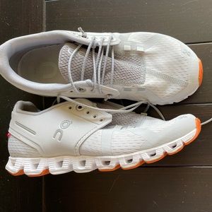 on clouds women’s 6.5